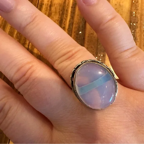 2100 Chic Silver and Opalescent StoneWomen's Ring - Picture 4 of 6